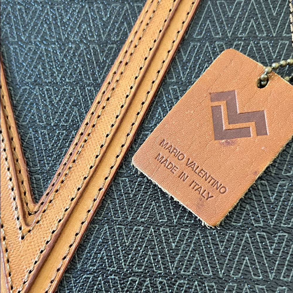 1980’s Vintage Mario Valentino Black and Tan Leather Clutch Bag - Picture 15 of 15
